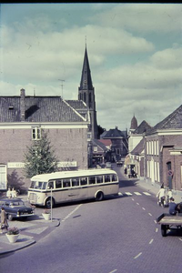 0732 Bus Gelderse Tramwegen arriveert op de Markt