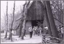 2068 Dansgroep de Plaggenmaejers in het Openluchtmuseum