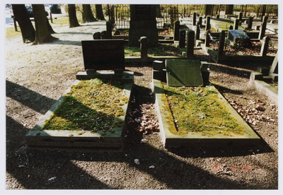 4000 Algemene begraafplaats. Graf 224, 225: Jan Heinen st. februari 1949, Dina Johanna Salemink st. maart 1956; Graf ...