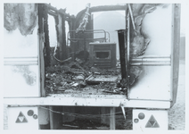 1017_02 Brandweer. De laatste woonwagen van de fam. Veenhuizen. Uitgebrand op 10-1-1960.