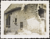 1206 Tusschen Renswoude en Scherpenzeel. Een door kogels doorzeefd huis