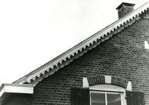 1095-14-307 De woning van D. Bentsink heeft een fraai afgewerkte windveer