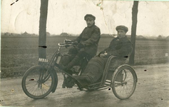 1095-15-090 Motorfiets met zijspan, kenteken M930