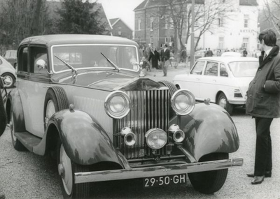 1095-19-453 Oldtimer tourtocht, met een koffiestop bij De Gouden Leeuw