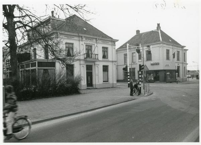 1095-40-0112 Twee van de vier witte villa's aan het Nieuwstadsplein