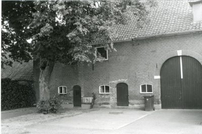 1095-40-0622 Van de gebouwen die bij kasteel 't Overlaer hoorden, resteert alleen nog dit bouwhuis, dat mogelijk uit ...