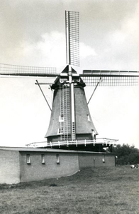 1095-40-0675 De Zwiepse molen werd gerestaureerd