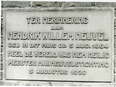 1095-40-0886 Gedenksteen aan het geboortehuis van Hendrik Willem Heuvel, waarvan de onthulling plaats vond in 1926