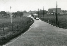 1095-41-750 Een weg in Pannerden