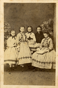 10-0003 Kinderen op landgoed Mariëndaal, 1860-1864