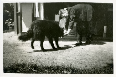 14-0022 Herman met de hond, 1925