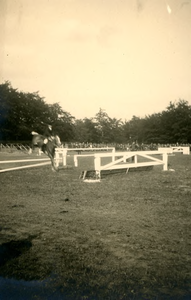 14-0223 Onbekend persoon te paard, 1925-1928