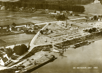 709-0001 Luchtfoto van het Meteoor-complex, 1925