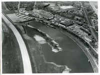 709-0006 Luchtfoto van het Meteoor-complex, 1971