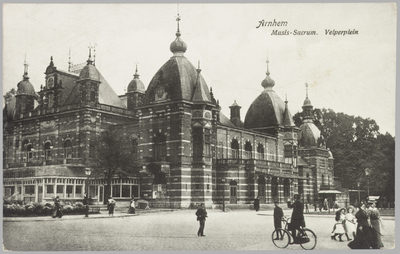 4331 Arnhem Musis Sacrum. Velperplein, ca. 1905