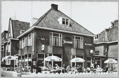 5282 Hotel Café Restaurant Trianon Arnhem Zijpendaalseweg 95 (t.o. Sonsbeek) Telefoon 0 8300-24573, ca. 1950