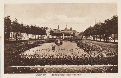 5595-0009 Arnhem - Janssingel met fontein, ca. 1920