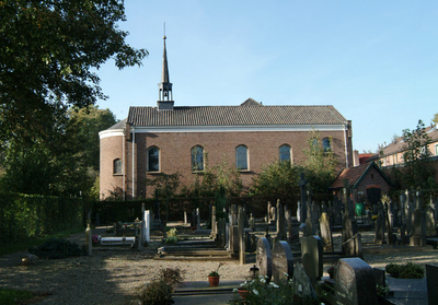 5061 Kerkhof in De Steeg, 16-10-2006