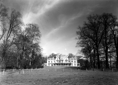 13851 Hotel Sonsbeek, 1949-04-16