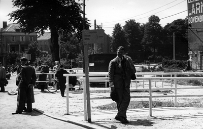 14927 Stationsplein vanaf 1945, Zomer 1953