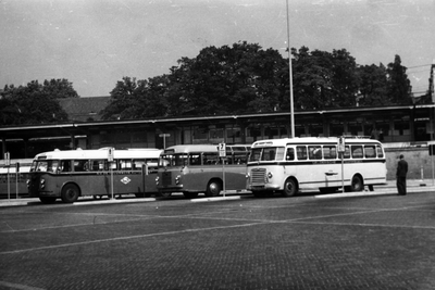 14962 Stationsplein vanaf 1945, 1953