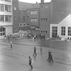 2028 Boulevard Heuvelink, 1981