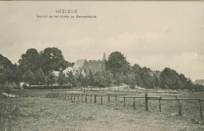 1022 Heelsum, Gezicht op het Kerkje en Gemeentehuis, 1912-1913
