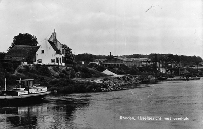 1351 Rheden, IJsselgezicht met veerhuis, 1950-07-27