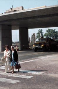 13233 Roermondspleinbrug (Nelson Mandelabrug), 1976