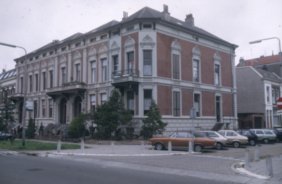 933 Boulevard Heuvelink, 1975-1980