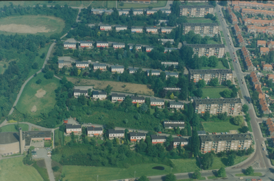 1020 Luchtfoto omgeving Monnikenhuizen, 1980 - 1995