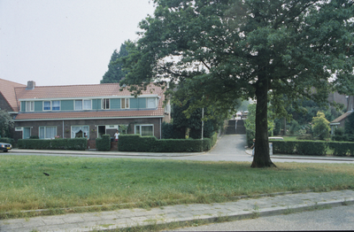 1537 Grensweg, 1990 - 2000