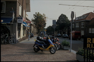 826 Middenweg, 1990 - 2000