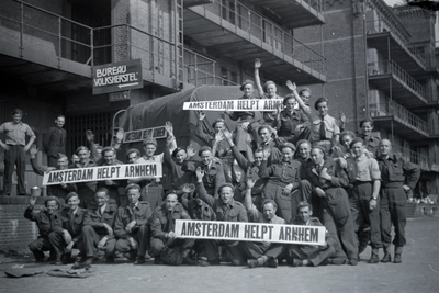 1038 Actie Amsterdam helpt Arnhem , 1945