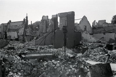 702 Arnhem verwoest 1945, 1945