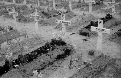 4545 Airborne War Cemetery, 30-04-1946
