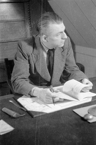 7375 Johan v.d. Woude, schrijver, 13-12-1946