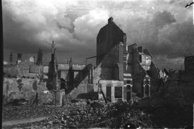 1091 Arnhem verwoest, 1945