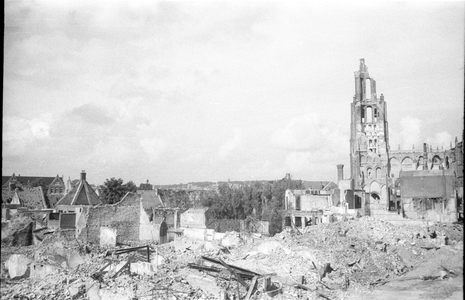 324 Arnhem verwoest, 1945