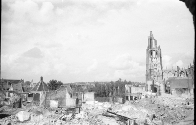 325 Arnhem verwoest, 1945