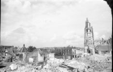 325 Arnhem verwoest, 1945