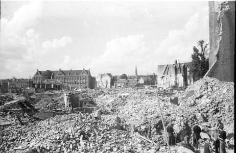 353 Arnhem verwoest, 1945