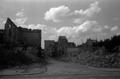 496 Arnhem verwoest, 1945