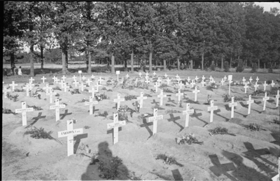 885 Arnhem verwoest, 25 september 1945