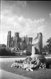 944 Arnhem verwoest, september 1945