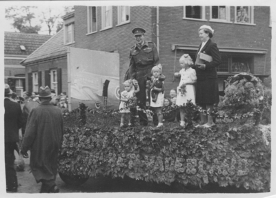 8352 Bevrijding Velp, 1945
