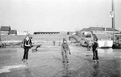 2581-0002 Schaatsen. De Muggenwaard, 20-02-1978