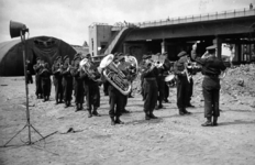 2251 BRUGGEN, 8 juni 1945