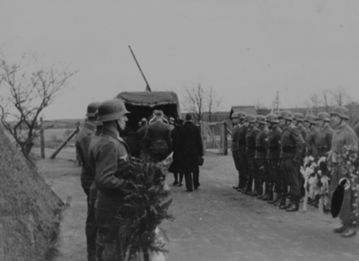 2698 TWEEDE WERELDOORLOG, maart 1944