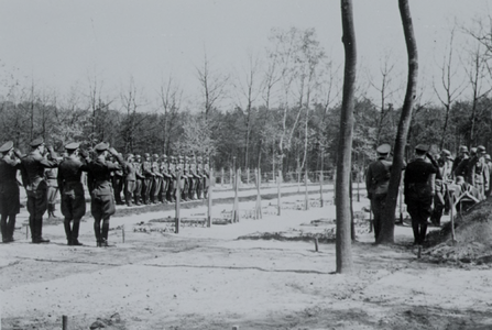 4695 VLIEGVELD DEELEN, juni 1942